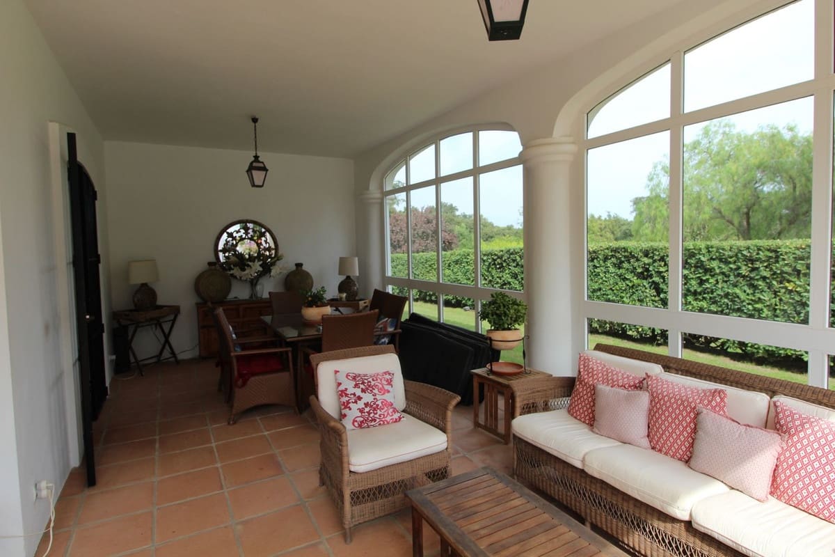 5 bedroom Villa for sale in Sotogrande with garage - € 1,850,000 (Ref: 9077192)