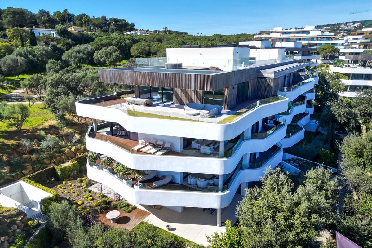 3 soveværelse Lejlighed til salg i Sotogrande med garage - € 1.490.000 (Ref: 9077194)