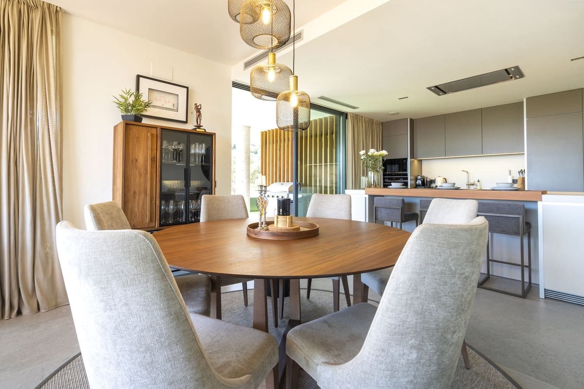 3 soveværelse Lejlighed til salg i Sotogrande med garage - € 1.490.000 (Ref: 9077194)