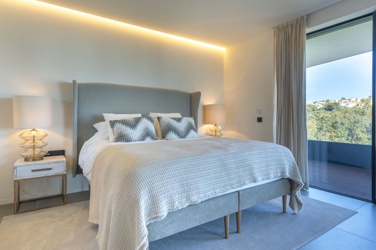 3 soveværelse Lejlighed til salg i Sotogrande med garage - € 1.490.000 (Ref: 9077194)