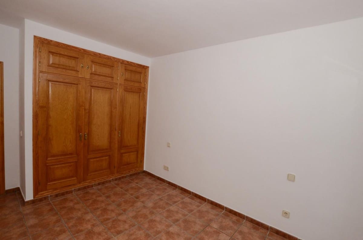 5 Zimmer Villa zu verkaufen in Sotogrande mit Garage - 1.450.000 € (Ref: 9077195)