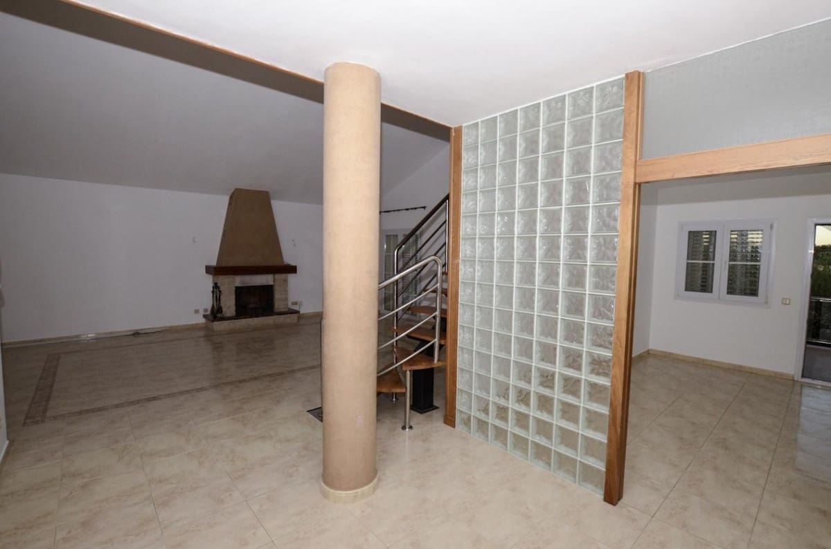 5 Zimmer Villa zu verkaufen in Sotogrande mit Garage - 1.450.000 € (Ref: 9077195)