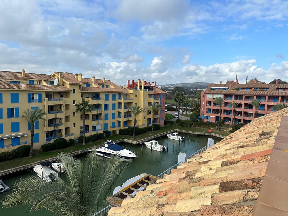 6 soveværelse Lejlighed til salg i Sotogrande - € 1.400.000 (Ref: 9077196)