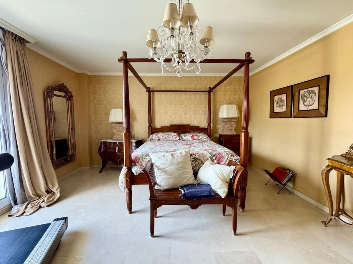 6 soveværelse Lejlighed til salg i Sotogrande - € 1.400.000 (Ref: 9077196)