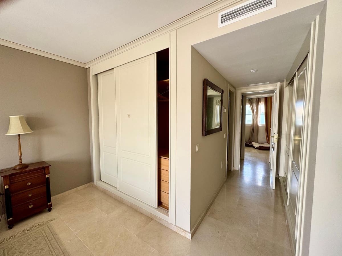 6 soveværelse Lejlighed til salg i Sotogrande - € 1.400.000 (Ref: 9077196)