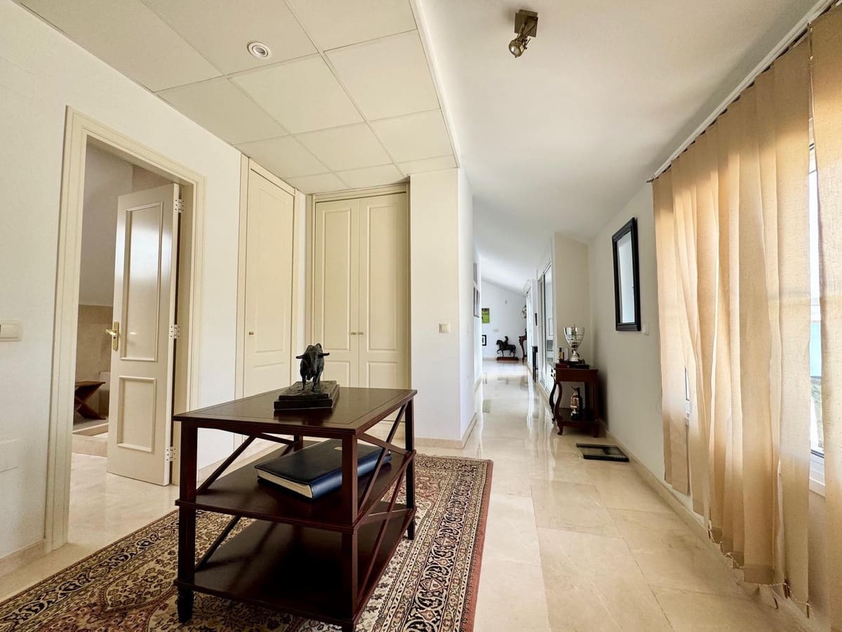 6 soveværelse Lejlighed til salg i Sotogrande - € 1.400.000 (Ref: 9077196)