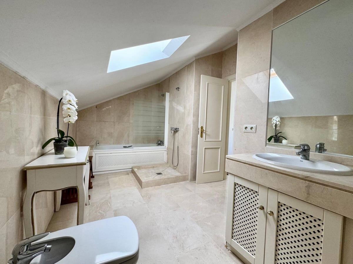 6 soveværelse Lejlighed til salg i Sotogrande - € 1.400.000 (Ref: 9077196)