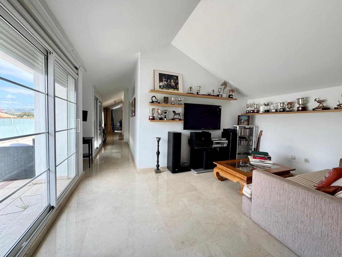 6 soveværelse Lejlighed til salg i Sotogrande - € 1.400.000 (Ref: 9077196)