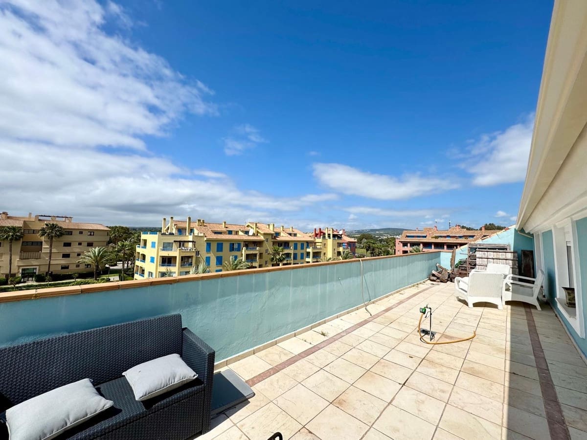 6 soveværelse Lejlighed til salg i Sotogrande - € 1.400.000 (Ref: 9077196)