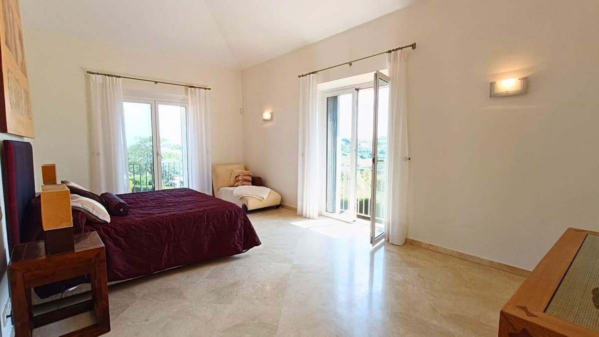 3 soveværelse Villa til salg i Sotogrande - € 1.275.000 (Ref: 9077197)