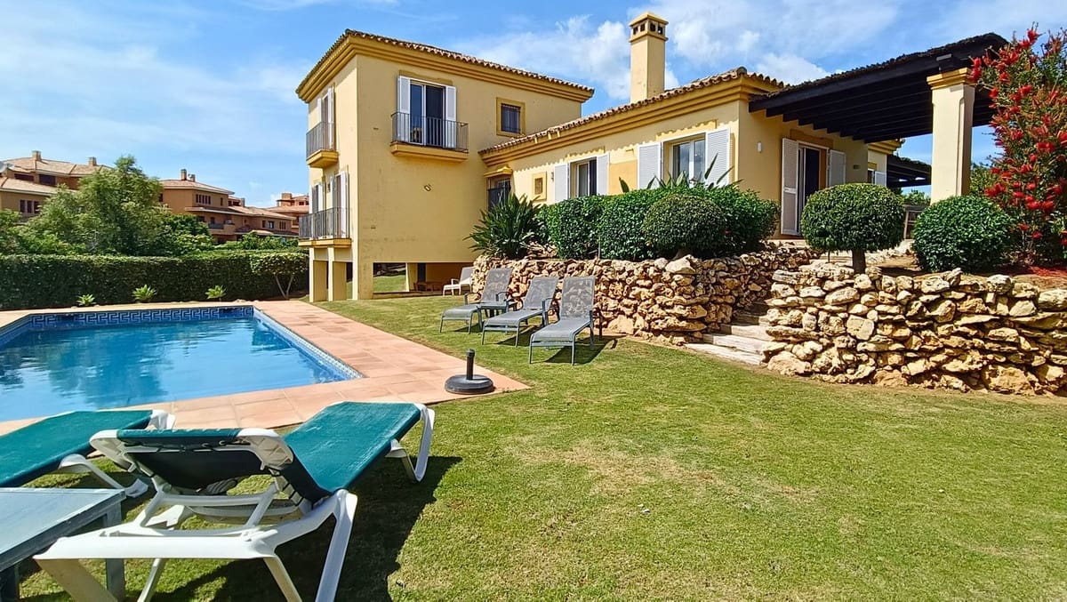 3 soveværelse Villa til salg i Sotogrande - € 1.275.000 (Ref: 9077197)