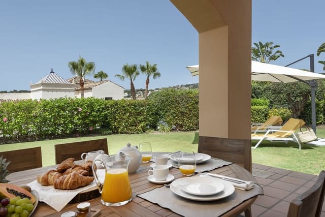 4 soveværelse Byhus til salg i Sotogrande, San Roque med garage - € 1.180.000 (Ref: 9077201)