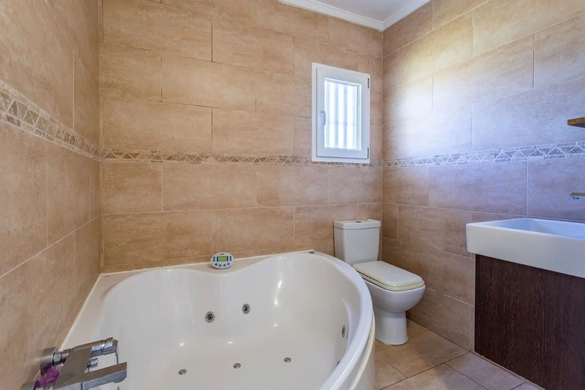 3 bedroom Villa for sale in Punta de la Chullera with garage - € 2,749,000 (Ref: 9077203)