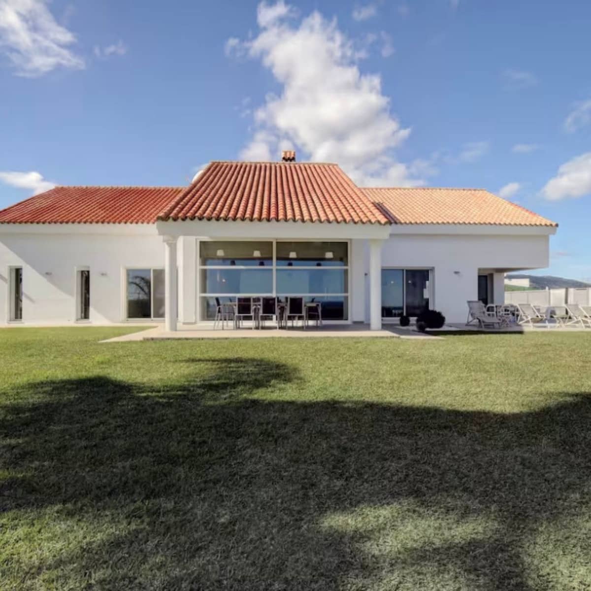 6 bedroom Villa for sale in Manilva - € 2,500,000 (Ref: 9077204)