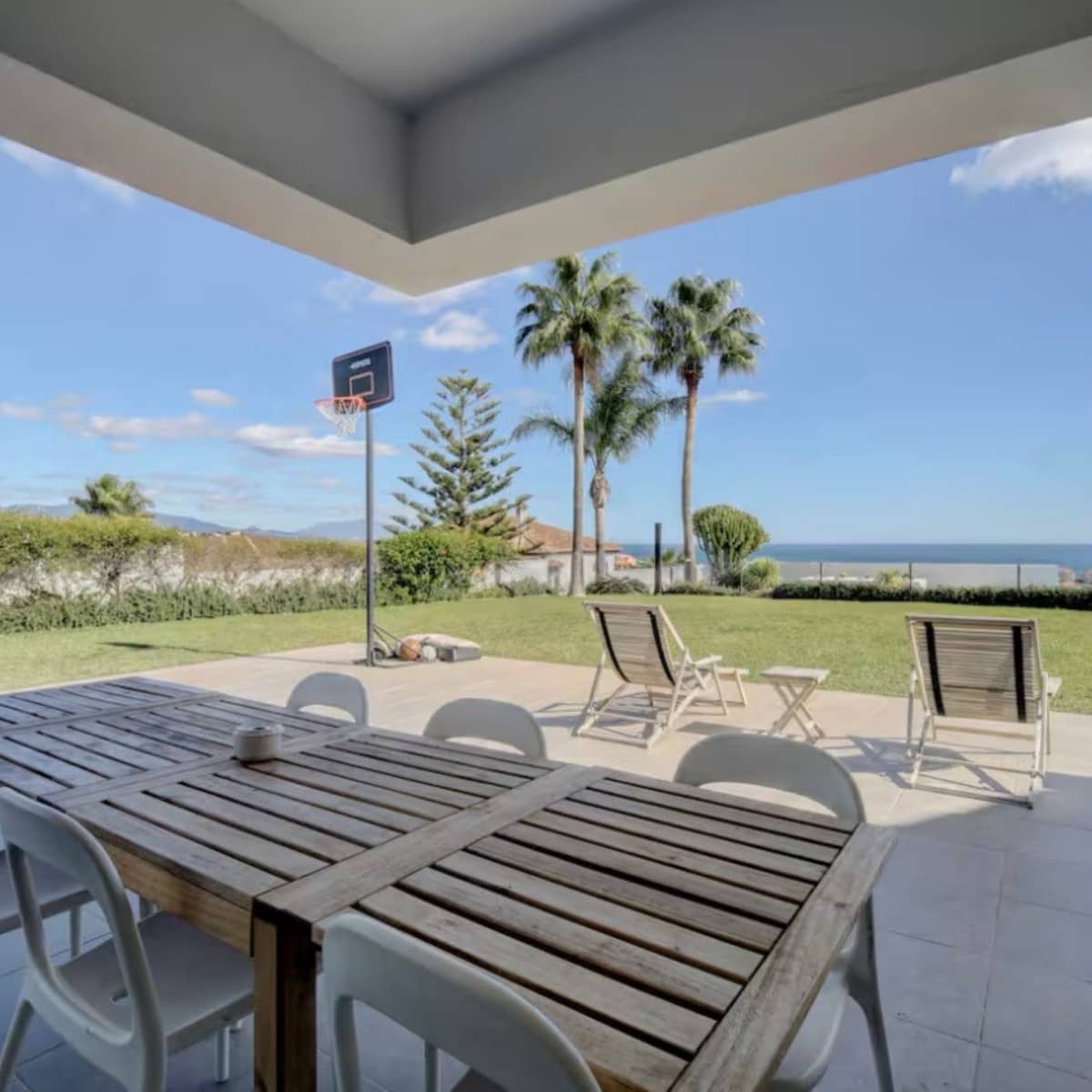 6 bedroom Villa for sale in Manilva - € 2,500,000 (Ref: 9077204)