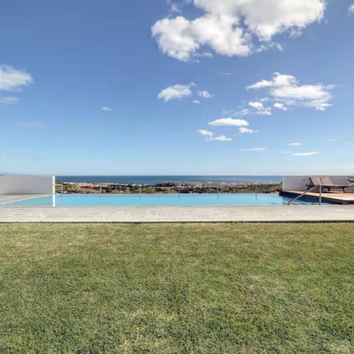 6 bedroom Villa for sale in Manilva - € 2,500,000 (Ref: 9077204)