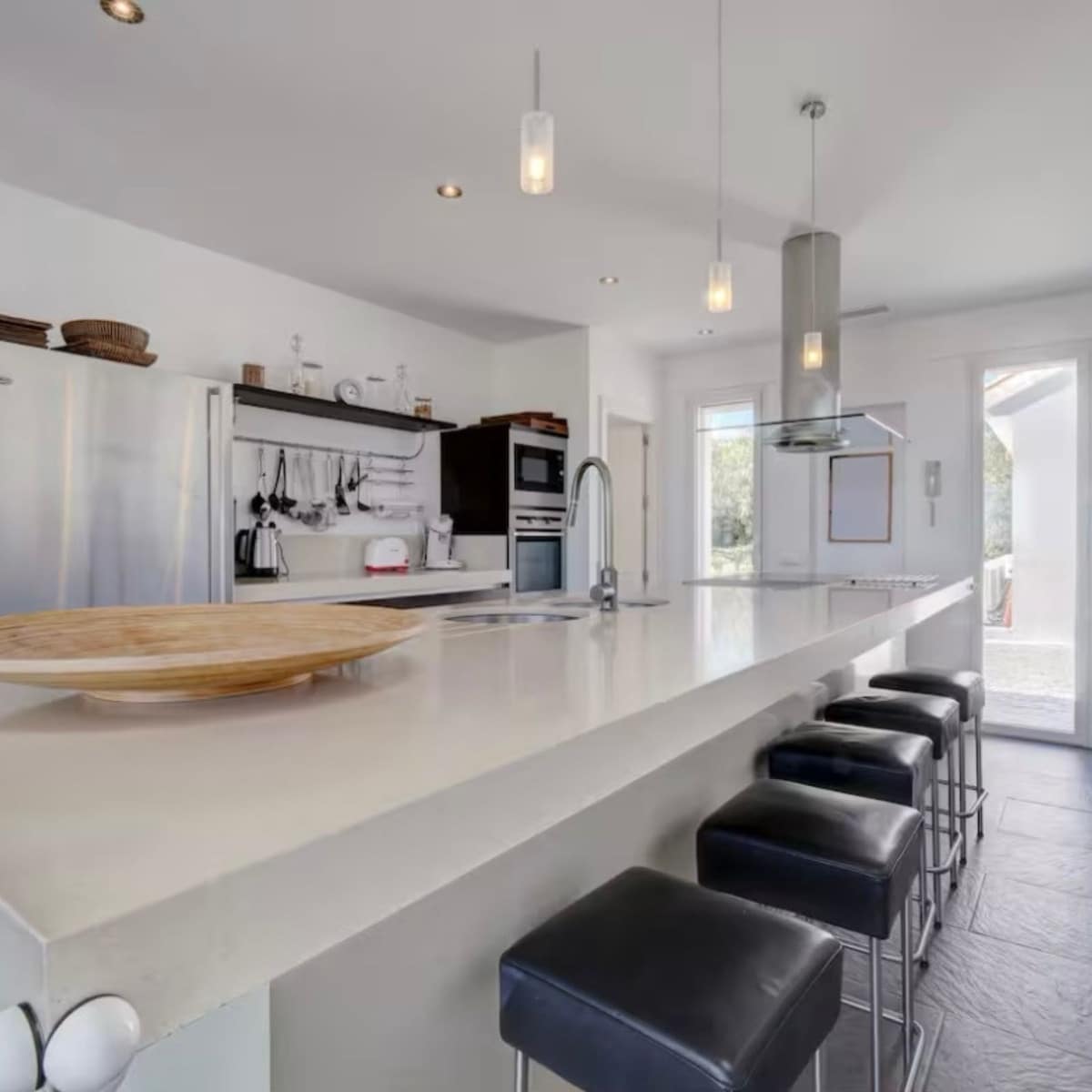 6 bedroom Villa for sale in Manilva - € 2,500,000 (Ref: 9077204)