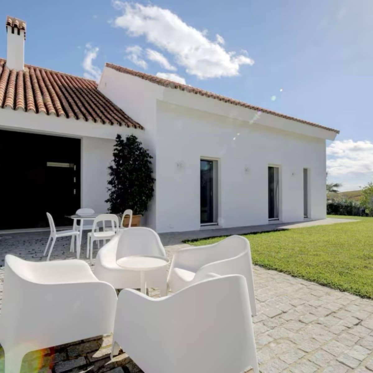 6 bedroom Villa for sale in Manilva - € 2,500,000 (Ref: 9077204)