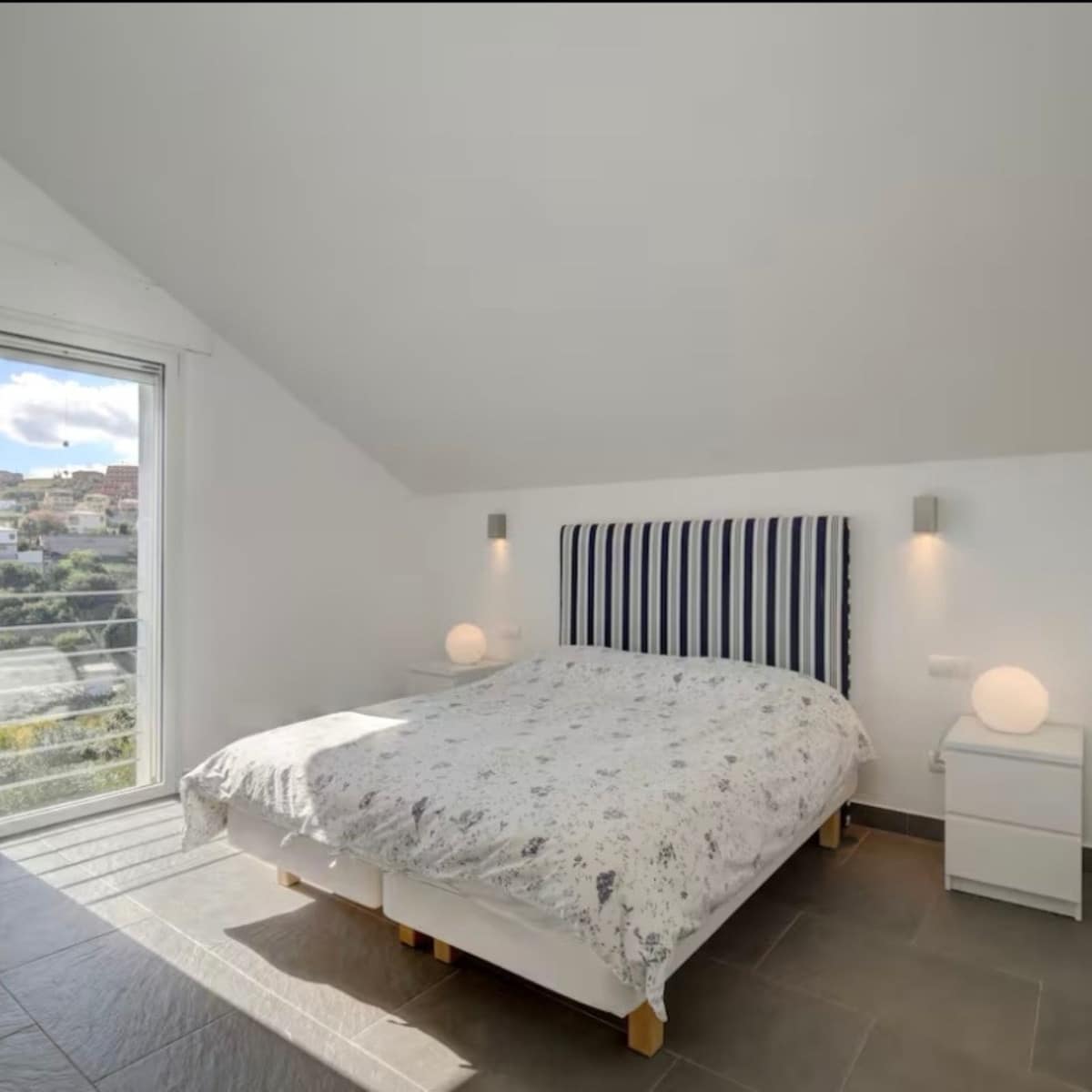 6 soverom Villa til salgs i Manilva med garasje - € 2 500 000 (Ref: 9077204)