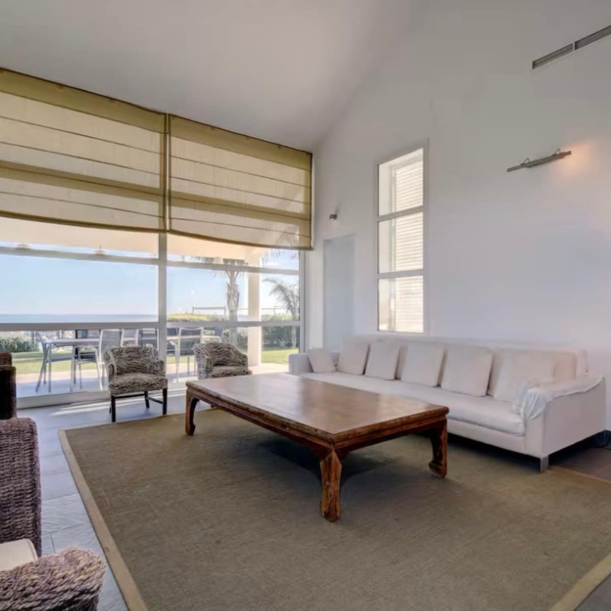 6 bedroom Villa for sale in Manilva with garage - € 2,500,000 (Ref: 9077204)