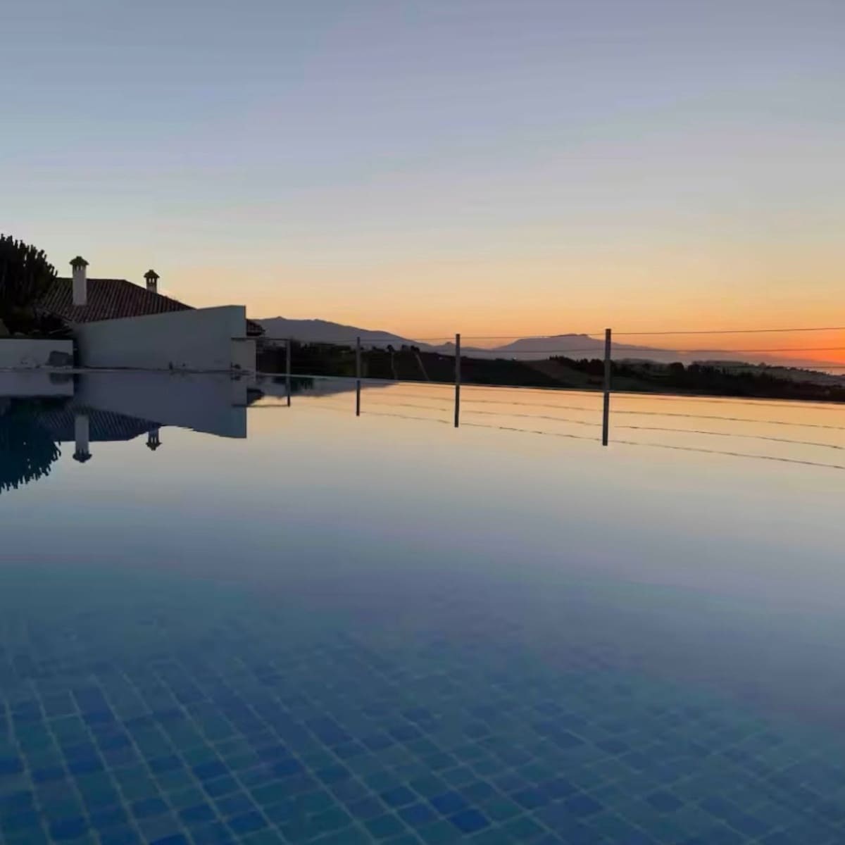 6 bedroom Villa for sale in Manilva with garage - € 2,500,000 (Ref: 9077204)