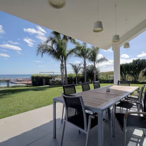 Chalet de 6 habitaciones en Manilva en venta con garaje - 2.500.000 € (Ref: 9077204)