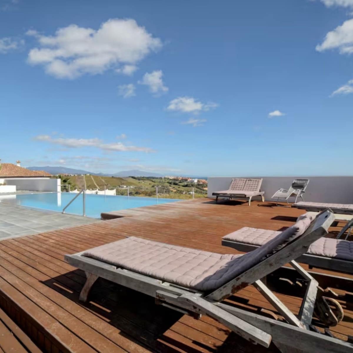 6 soverom Villa til salgs i Manilva med garasje - € 2 500 000 (Ref: 9077204)