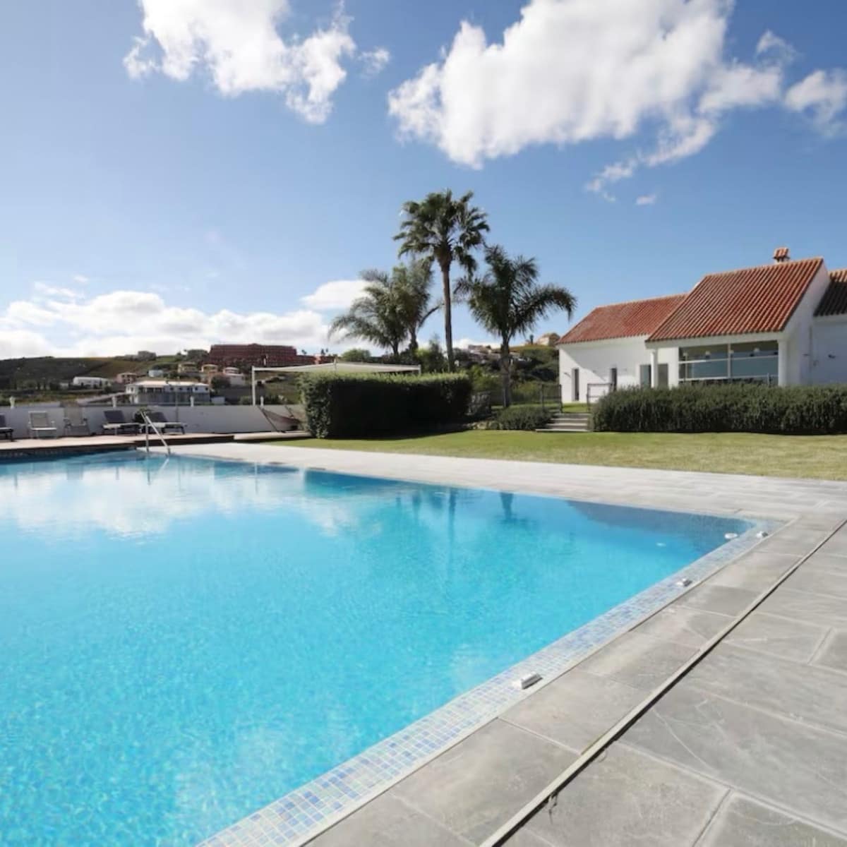 6 soverom Villa til salgs i Manilva med garasje - € 2 500 000 (Ref: 9077204)