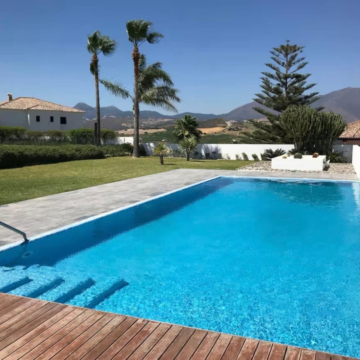 6 chambre Villa/Maison à vendre à Manilva avec garage - 2 500 000 € (Ref: 9077204)