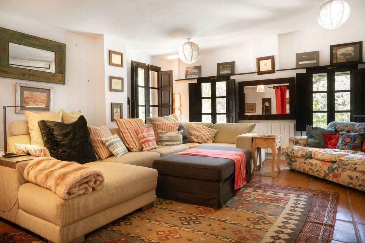 4 slaapkamer Villa te koop in Estepona - € 1.325.000 (Ref: 9077212)