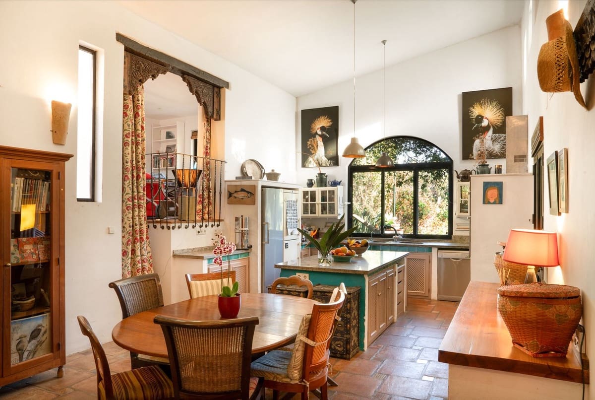 4 slaapkamer Villa te koop in Estepona - € 1.325.000 (Ref: 9077212)