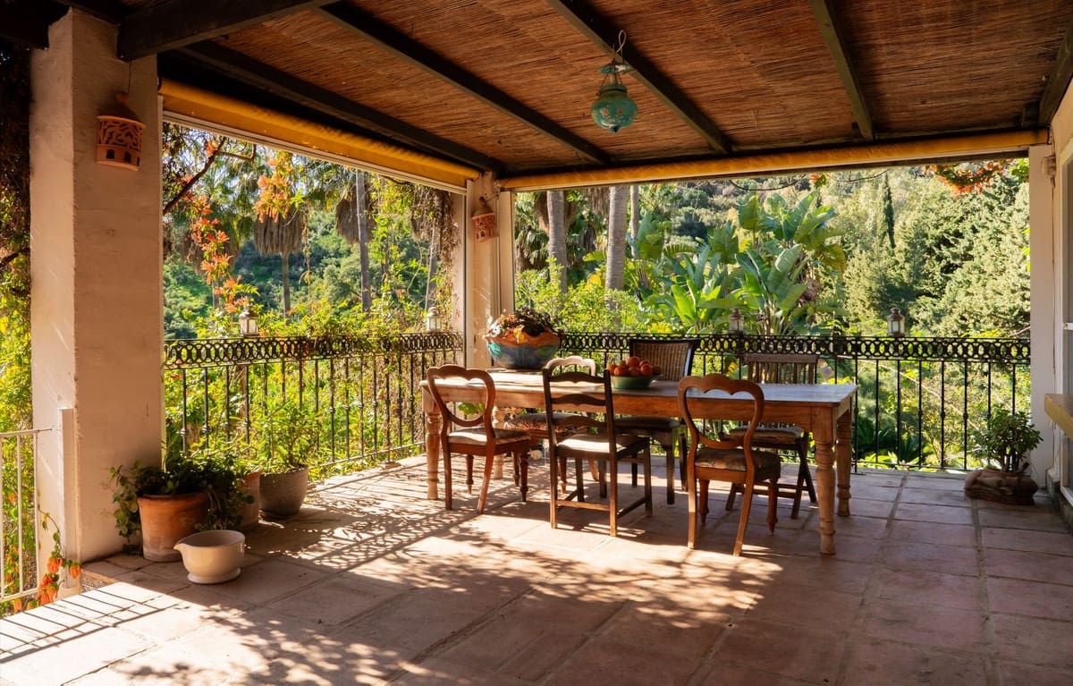 4 slaapkamer Villa te koop in Estepona - € 1.325.000 (Ref: 9077212)