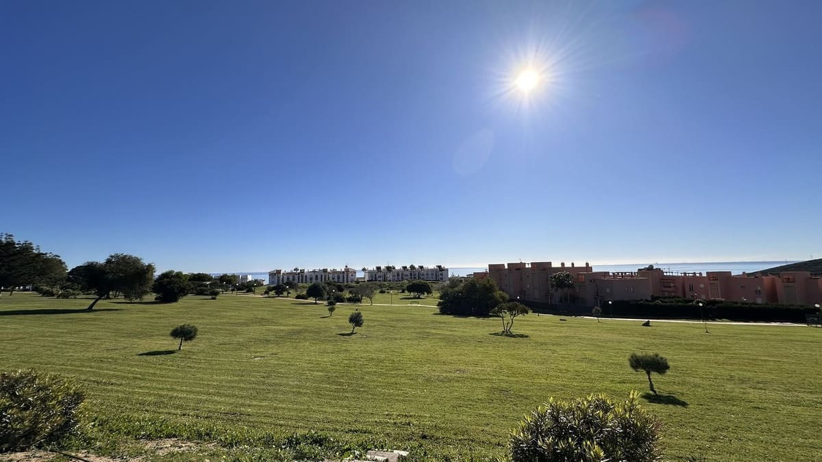 4 bedroom Villa for sale in La Duquesa / Puerto de la Duquesa - € 1,195,000 (Ref: 9077216)