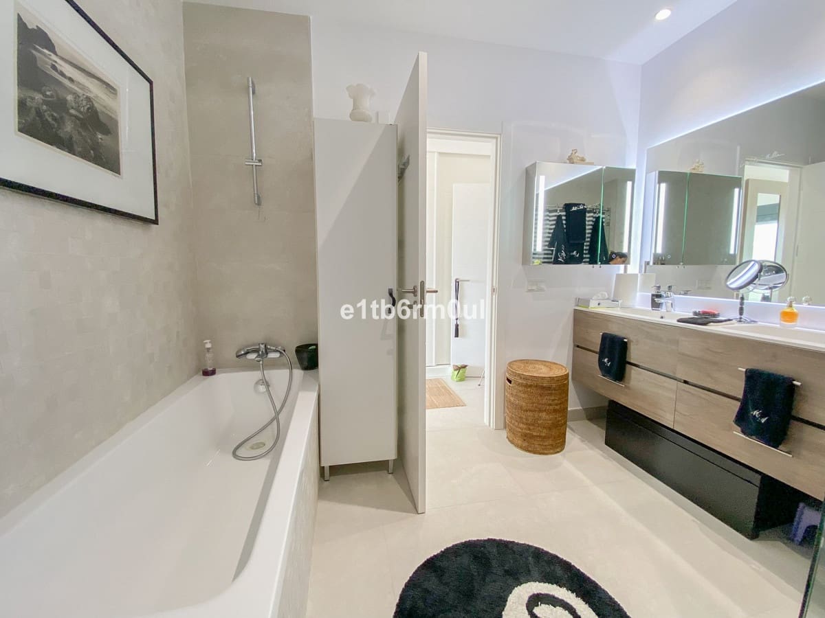 3 soveværelse Villa til salg i Bahia de Casares - € 1.200.000 (Ref: 9077218)