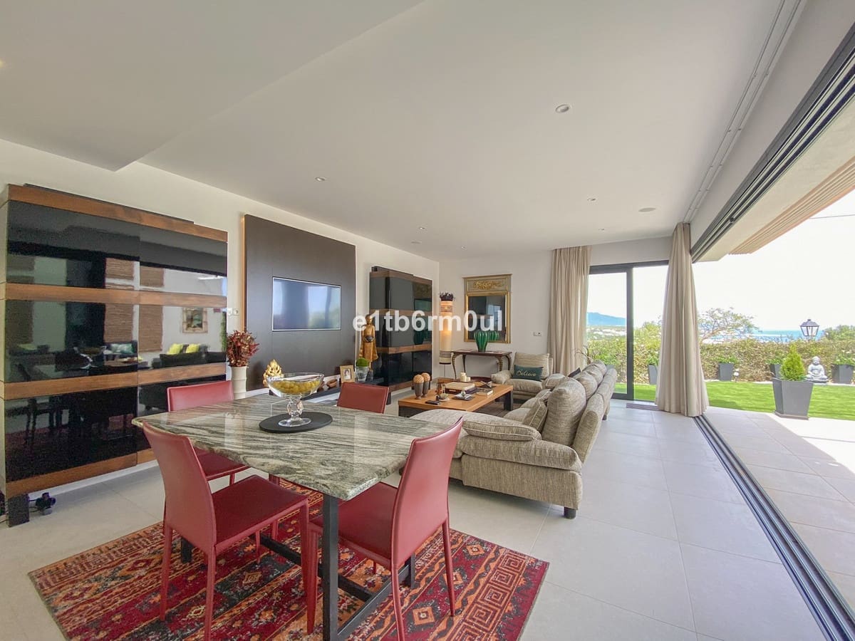 3 soveværelse Villa til salg i Bahia de Casares - € 1.200.000 (Ref: 9077218)