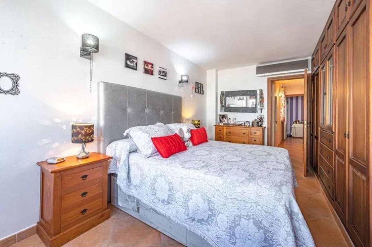 10 soveværelse Erhverv til salg i Manilva - € 999.000 (Ref: 9077219)