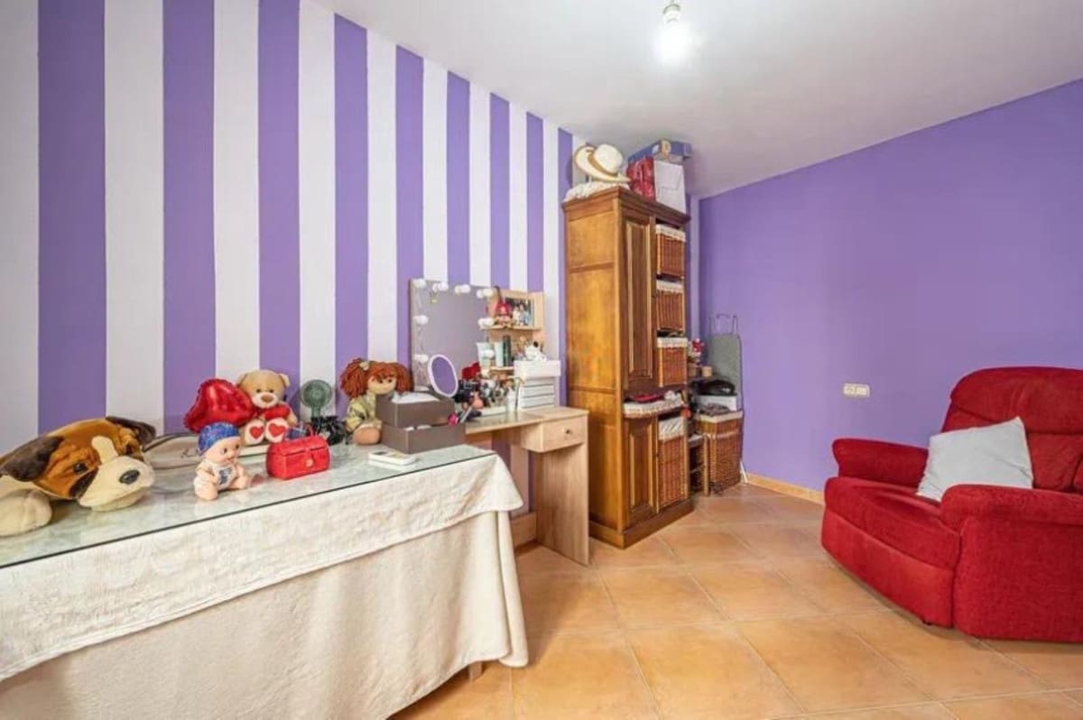 10 soveværelse Erhverv til salg i Manilva - € 999.000 (Ref: 9077219)