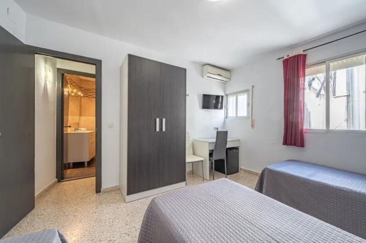 10 soveværelse Erhverv til salg i Manilva - € 999.000 (Ref: 9077219)