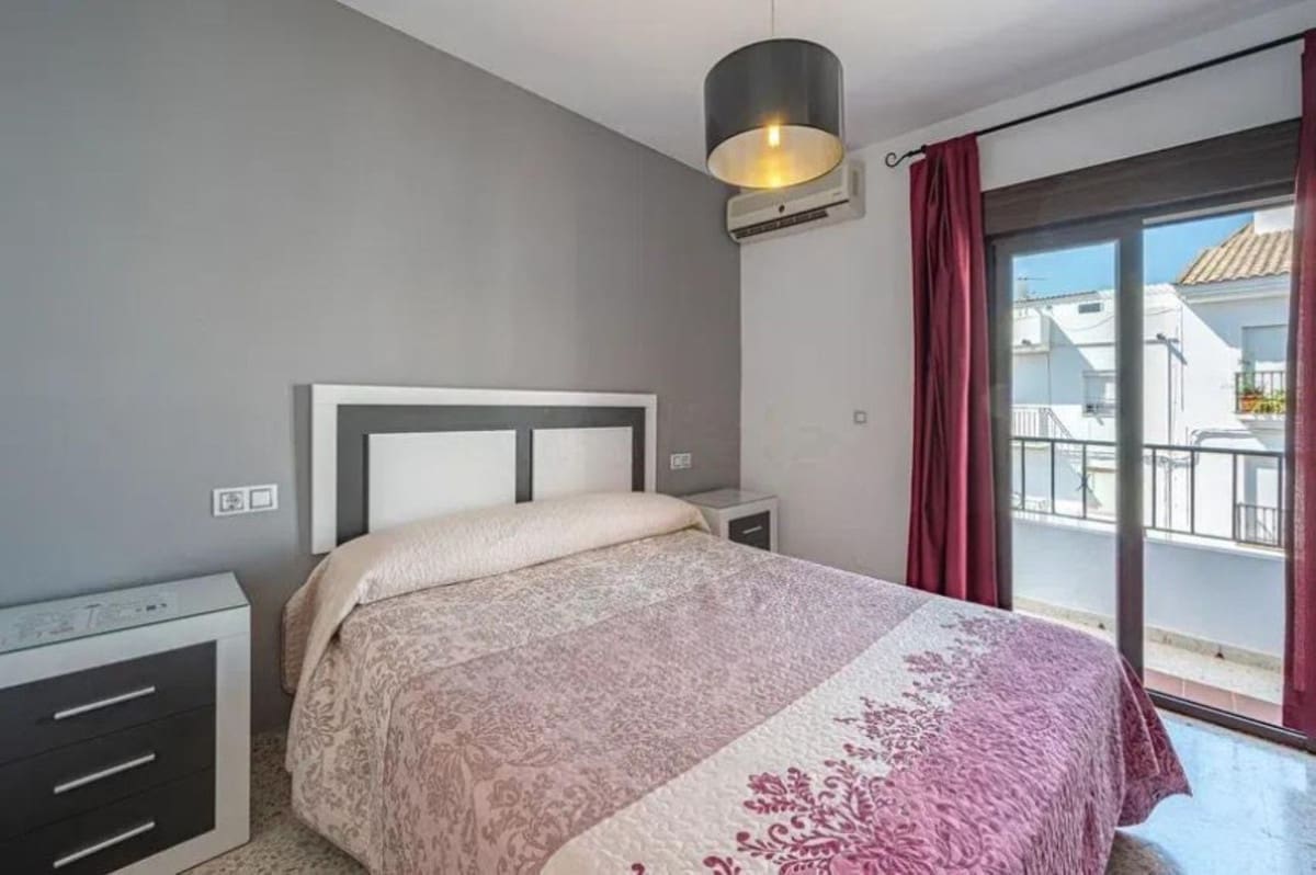 10 soveværelse Erhverv til salg i Manilva - € 999.000 (Ref: 9077219)