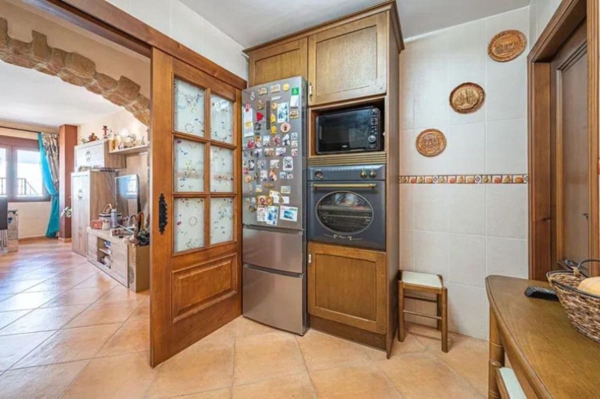 10 soveværelse Erhverv til salg i Manilva - € 999.000 (Ref: 9077219)