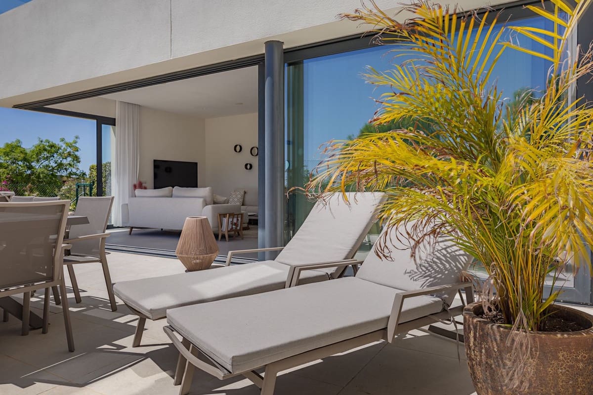 4 slaapkamer Huis te koop in Bahia de Casares met garage - € 950.000 (Ref: 9077220)