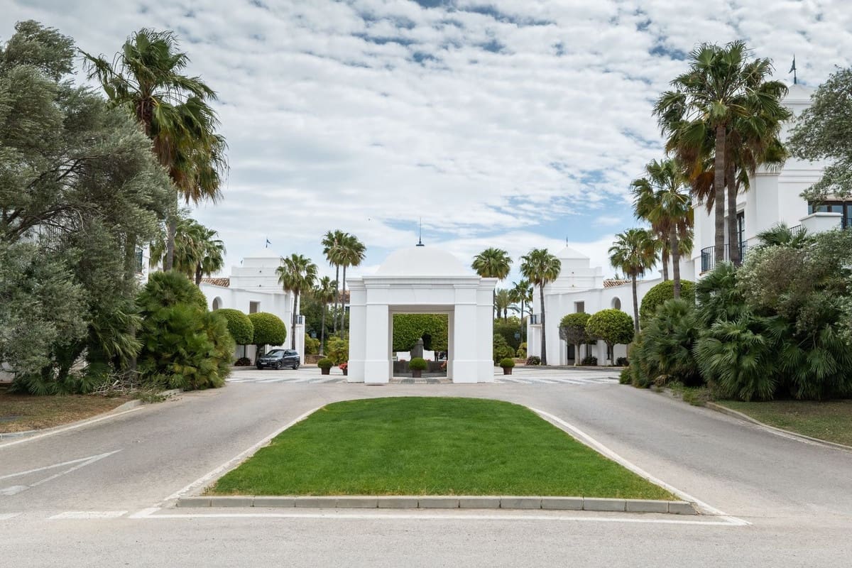 3 chambre Maison de Ville à vendre à Casares avec garage - 890 000 € (Ref: 9077221)