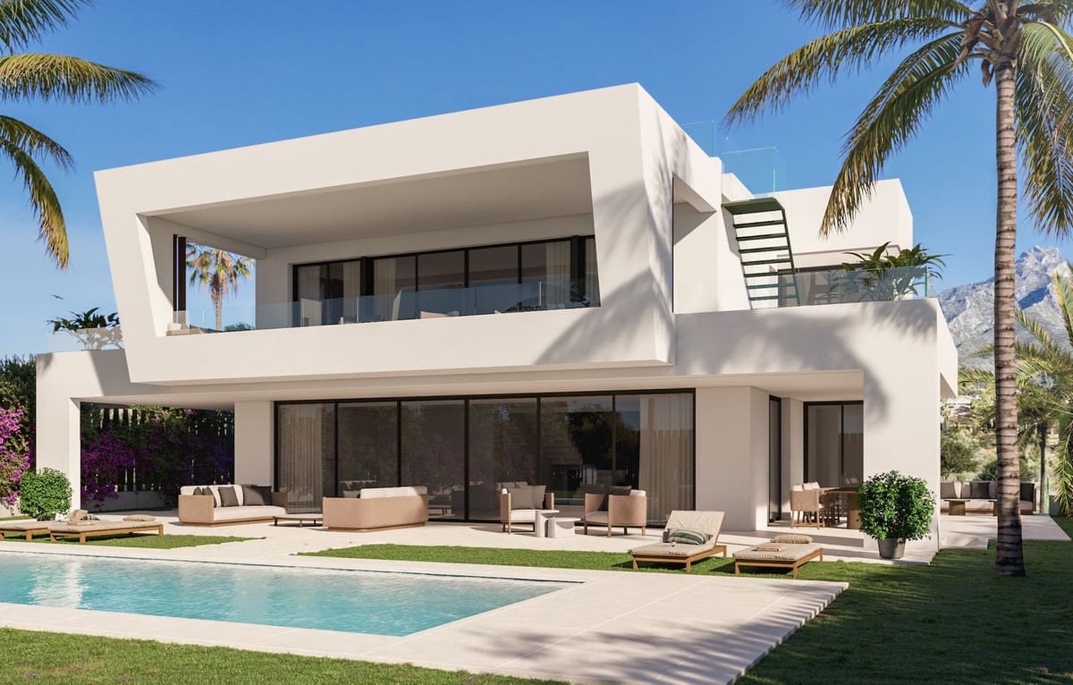 5 bedroom Villa for sale in Marbella with garage - € 4,800,000 (Ref: 9077237)