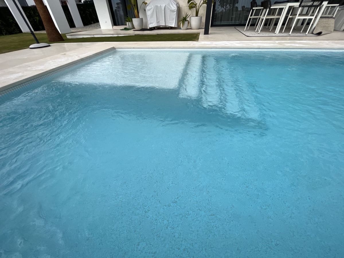 5 bedroom Villa for sale in Marbella with garage - € 4,800,000 (Ref: 9077237)