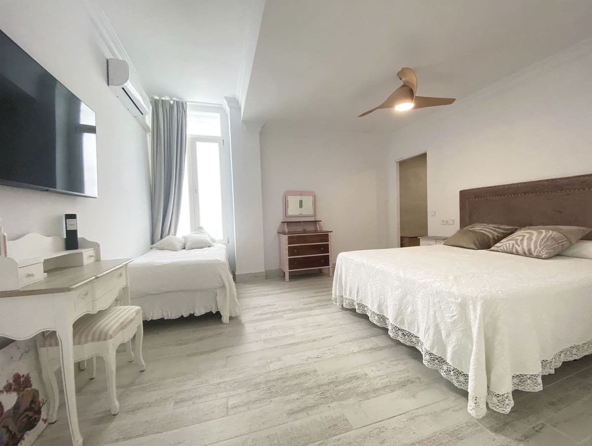 13 bedroom Villa for sale in Marbella with garage - € 4,400,000 (Ref: 9077241)