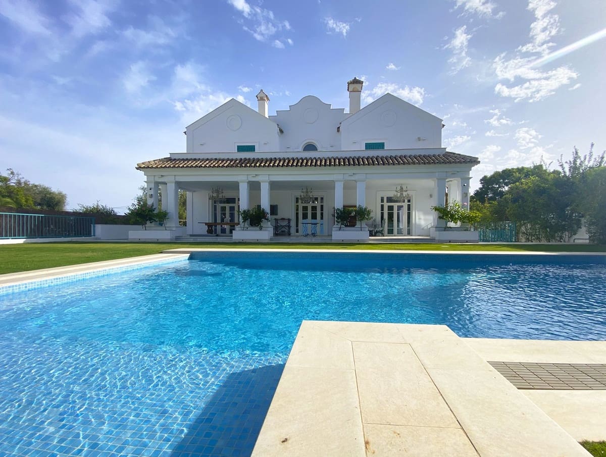 13 bedroom Villa for sale in Marbella with garage - € 4,400,000 (Ref: 9077241)