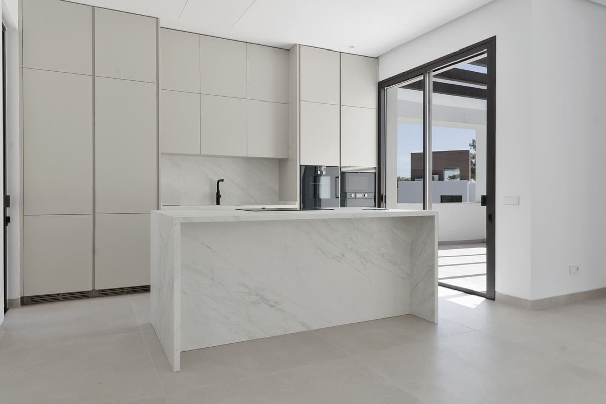 4 bedroom Villa for sale in Marbella - € 4,200,000 (Ref: 9077243)