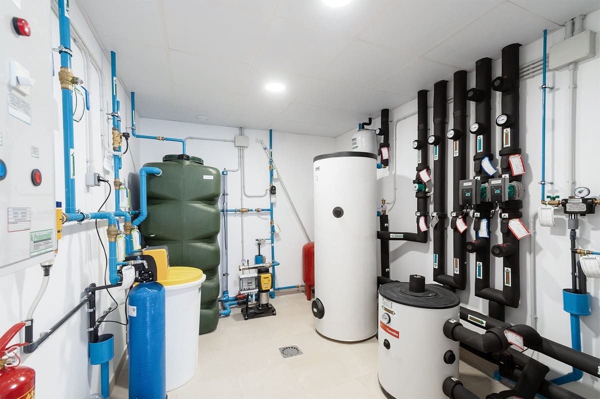 4 bedroom Villa for sale in Marbella - € 4,200,000 (Ref: 9077243)