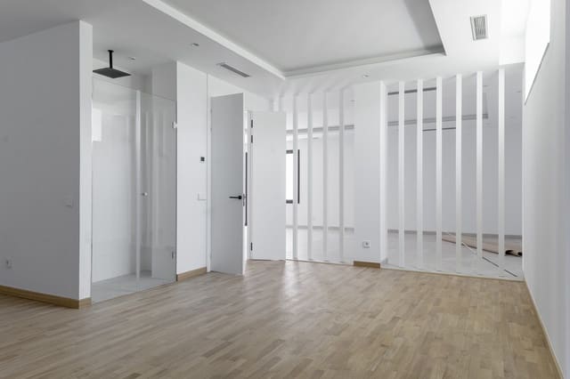 4 slaapkamer Villa te koop in Marbella - € 4.200.000 (Ref: 9077243)