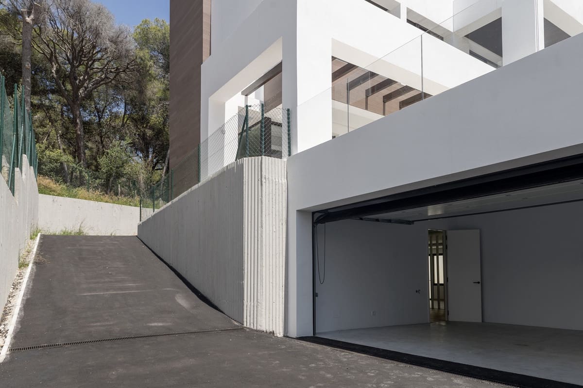 4 slaapkamer Villa te koop in Marbella - € 4.200.000 (Ref: 9077243)
